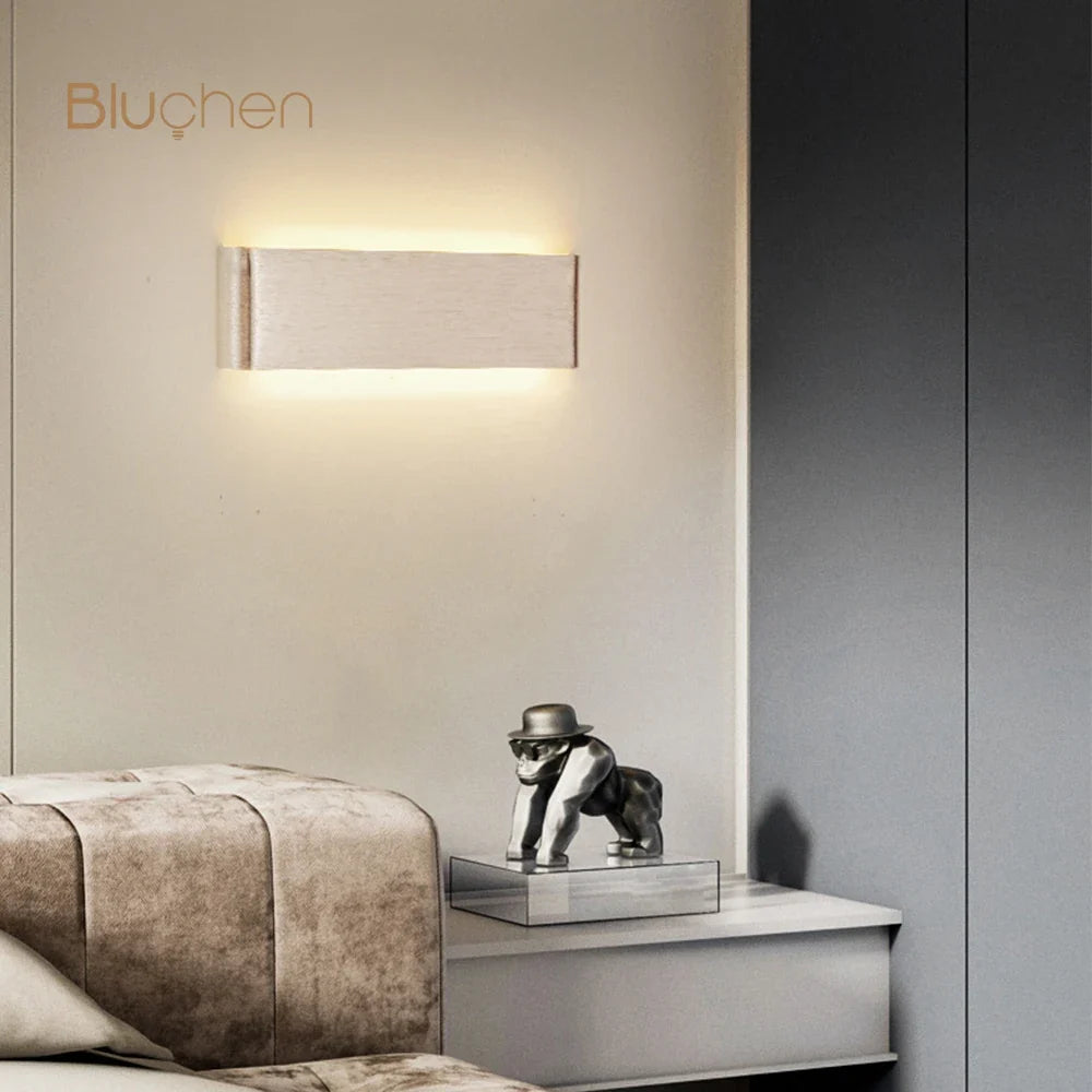 Modern led wall sconce for elegant interior lighting - view 3