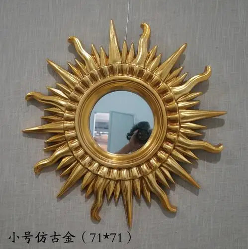Modern minimalist wall mirror for elegant interior decoration - Gold / 62 cm