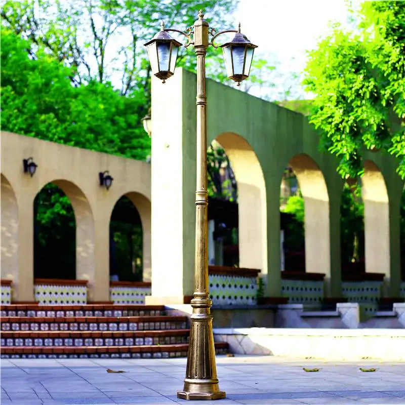 Heavy aluminium floor lamp for outdoor garden lighting - view 9