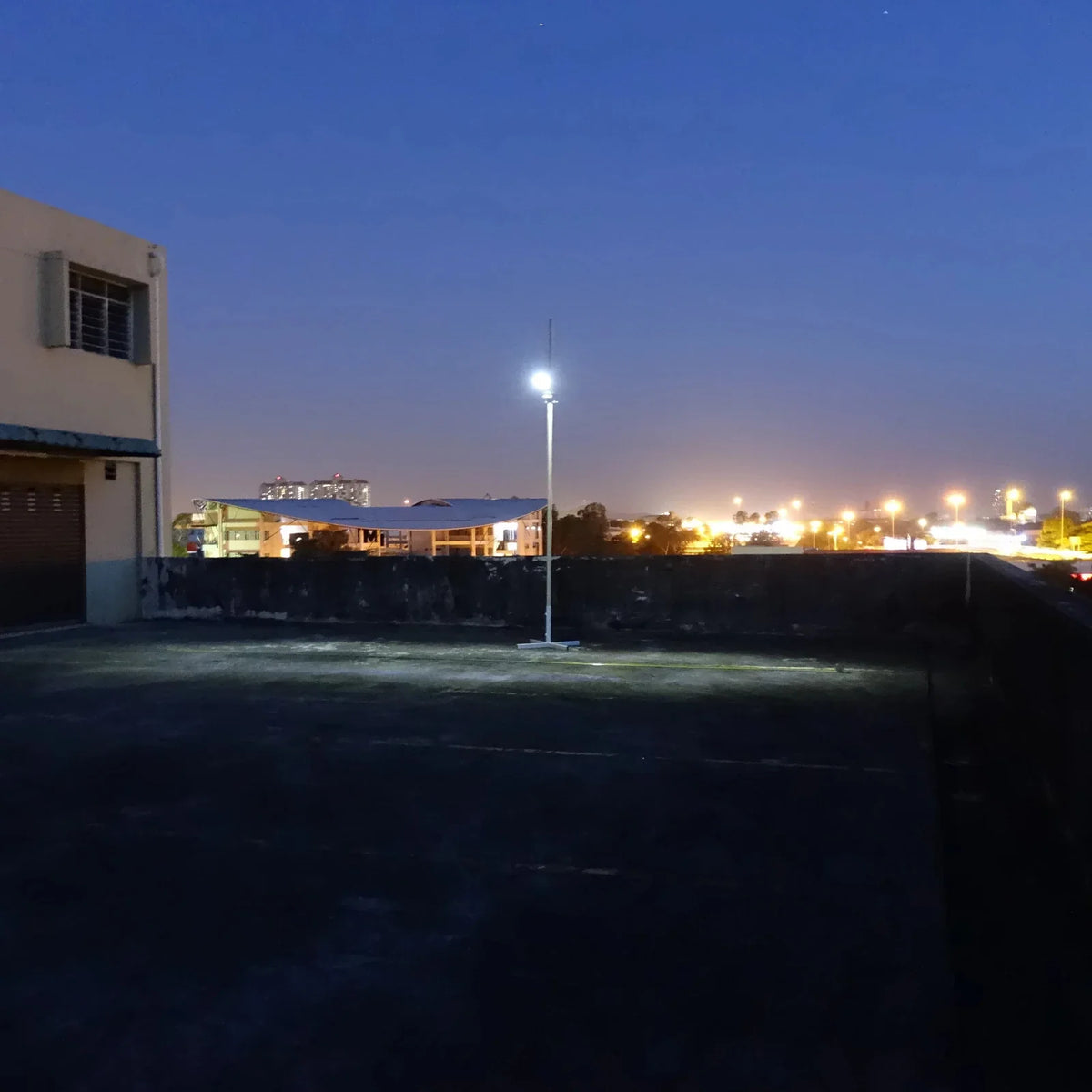 30 led outdoor solar lamp with three mode motion sensor - view 5