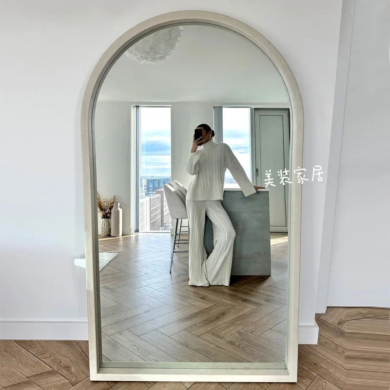 Circular decorative mirror for an elegant bohemian atmosphere - view 6