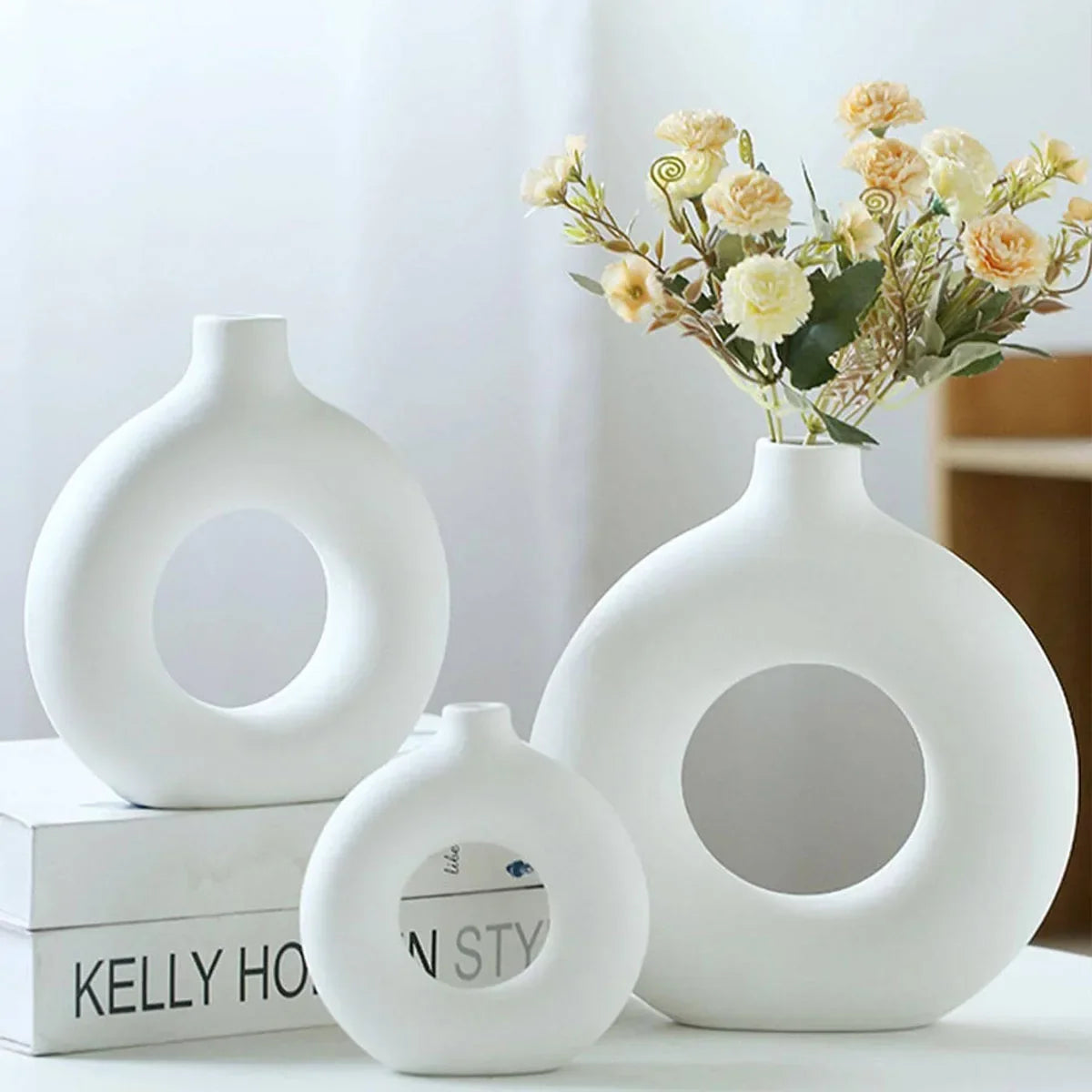 1pc White Ceramic Vases For Home decor, Modern decor Frosted Circle Vase, Minimalist Nordic Donut Vase, Decorative - WHITE / L