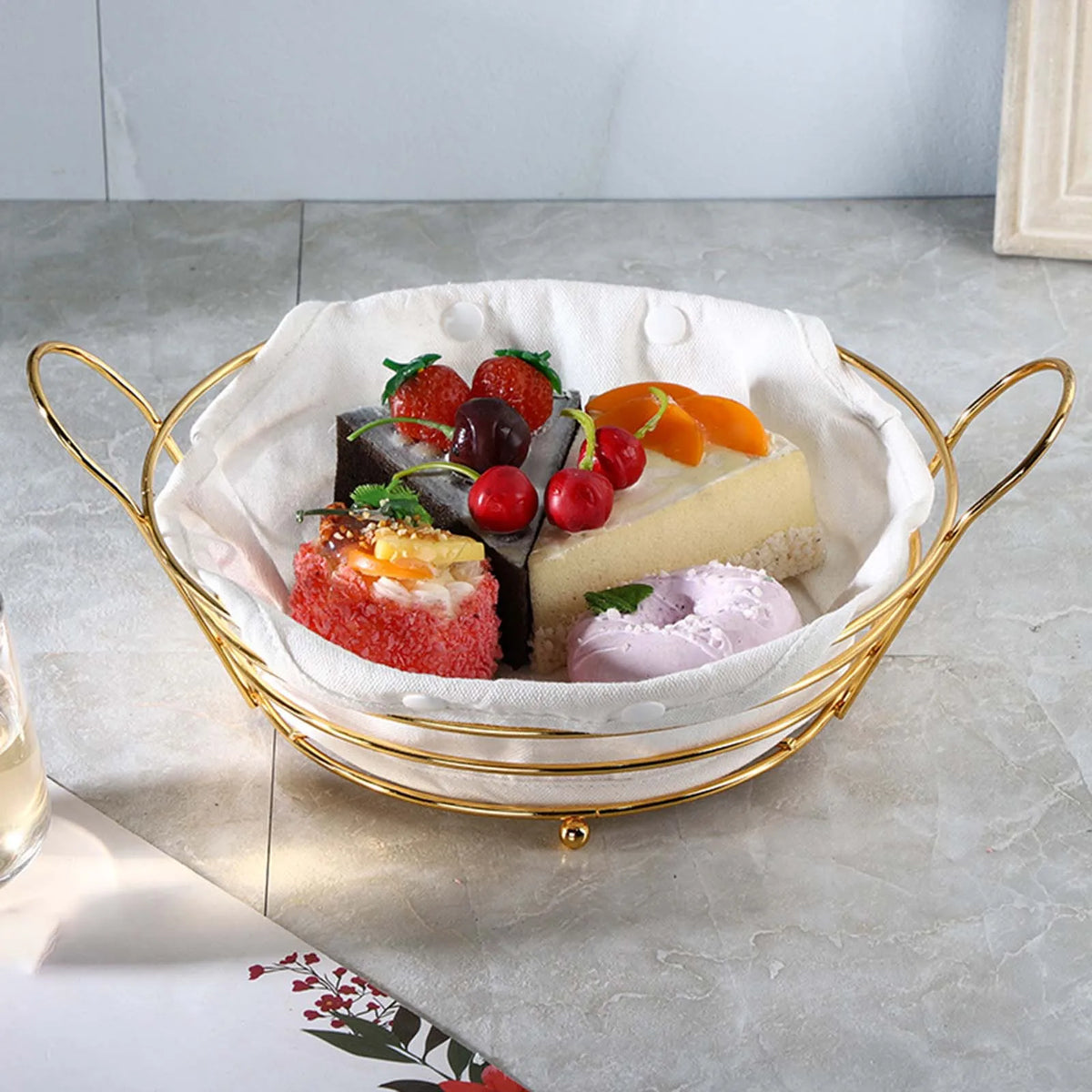 Round storage basket for cake bread and snacks