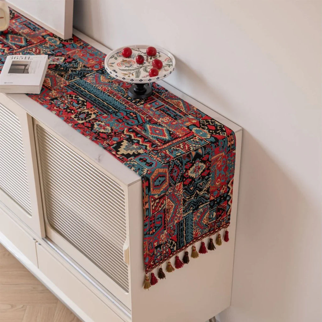 Jacquard table runner animal style northern pom-poms - 33x120cm(13x47inch)