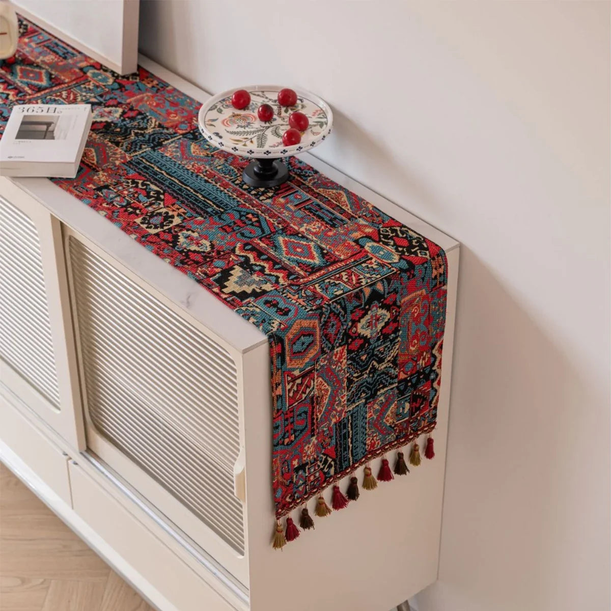 Jacquard table runner animal style northern pom-poms - 33x120cm(13x47inch)
