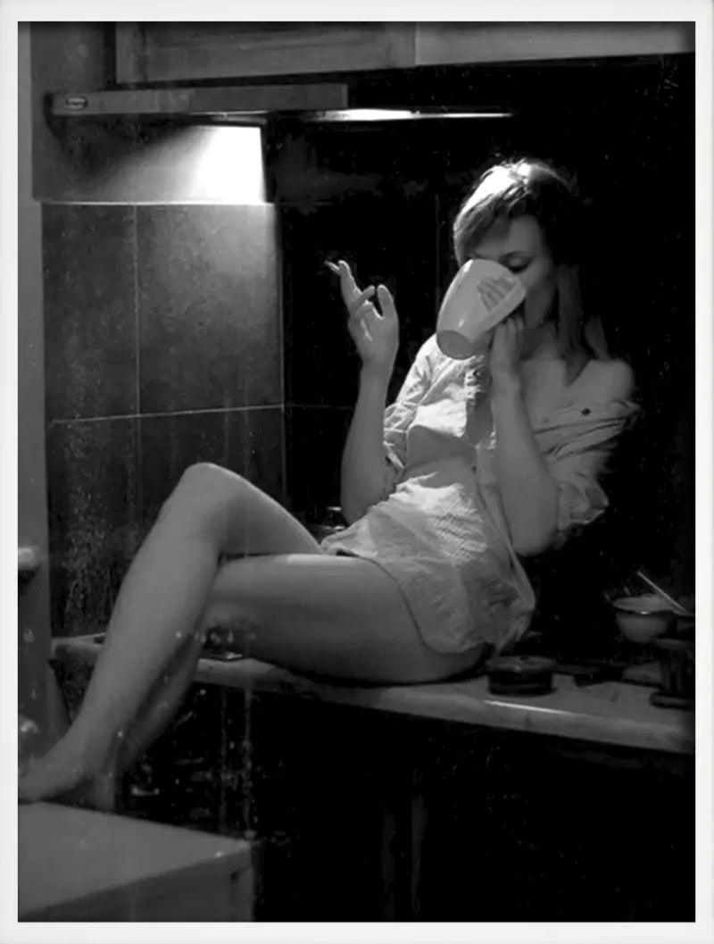 Women's art poster drinking wine and spaghetti - 60X90cm Unframed / 15