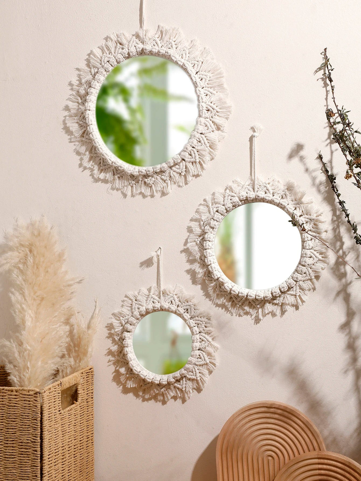 Hanging mirror in decorative macrame with woven pom-poms - view 2