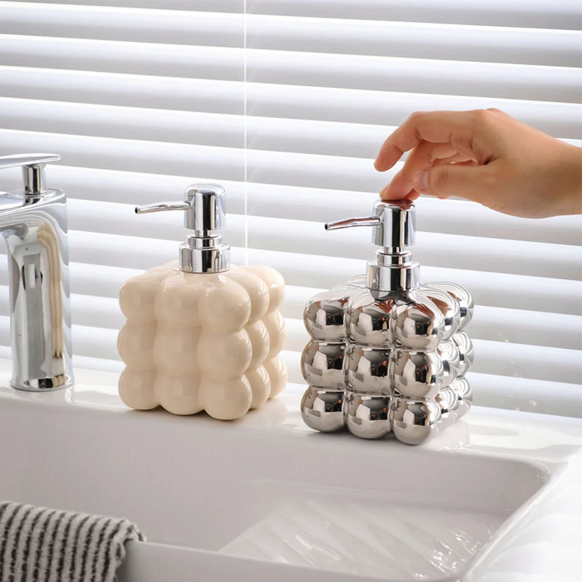 Refillable shampoo and foam soap dispenser