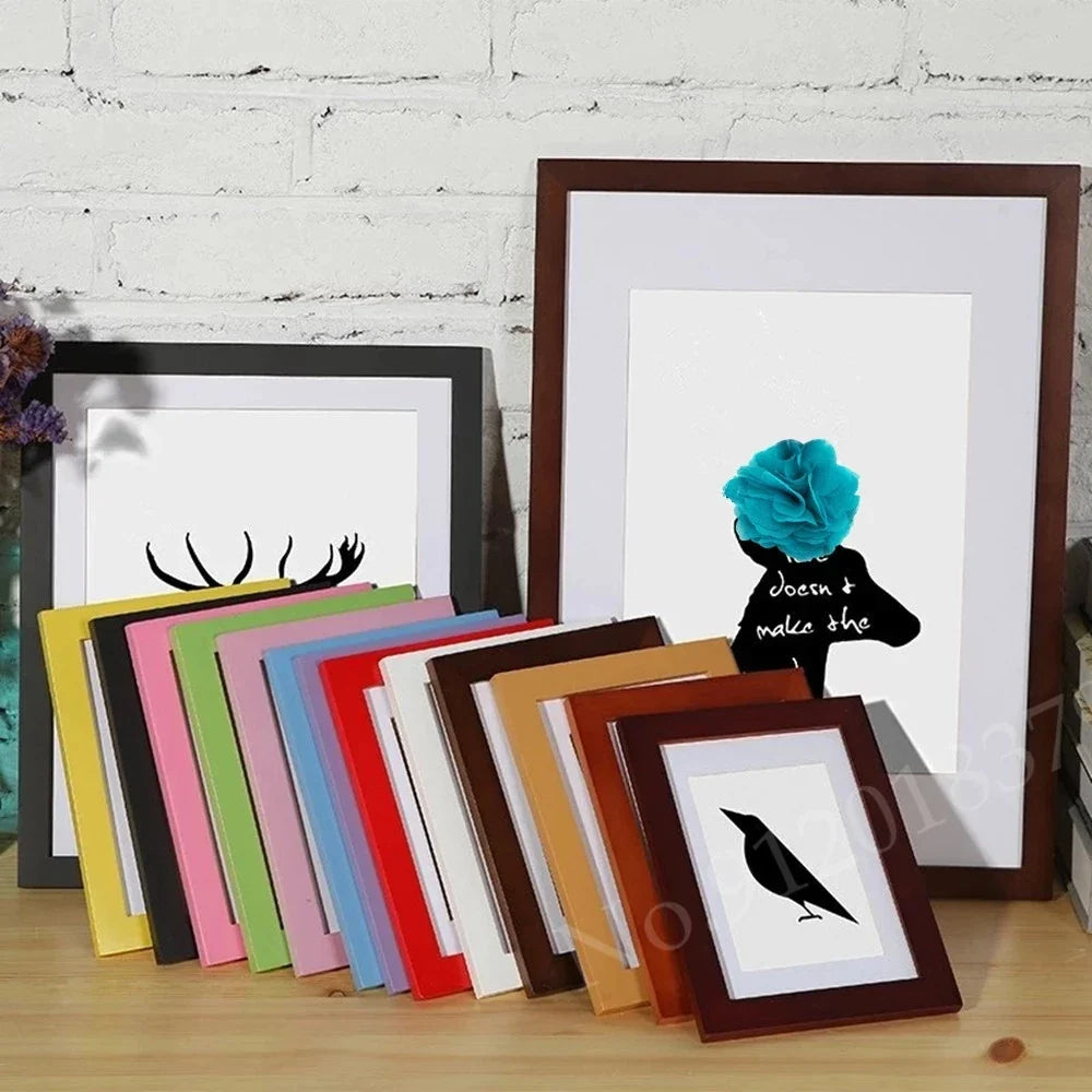 Wooden picture frame with wall mount end-outline