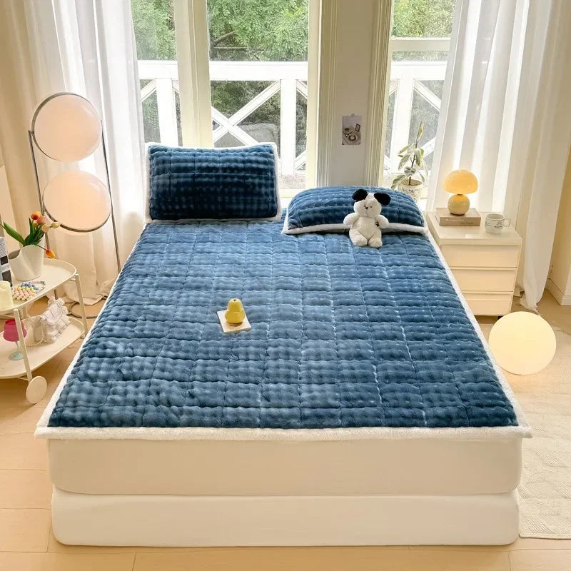 Warm velvet surmatelas for non-slip and foldable double bed - view 3