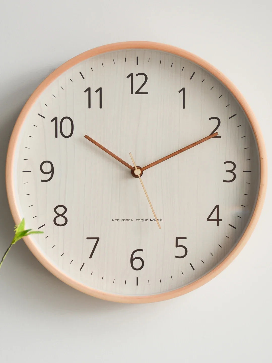 Wall clock in modern wood creative home decoration - view 6