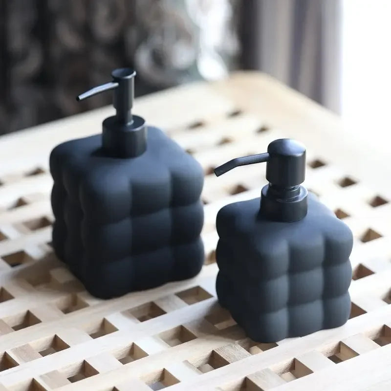 Ceramic creative soap dispenser for disinfectant and shampoo - view 3