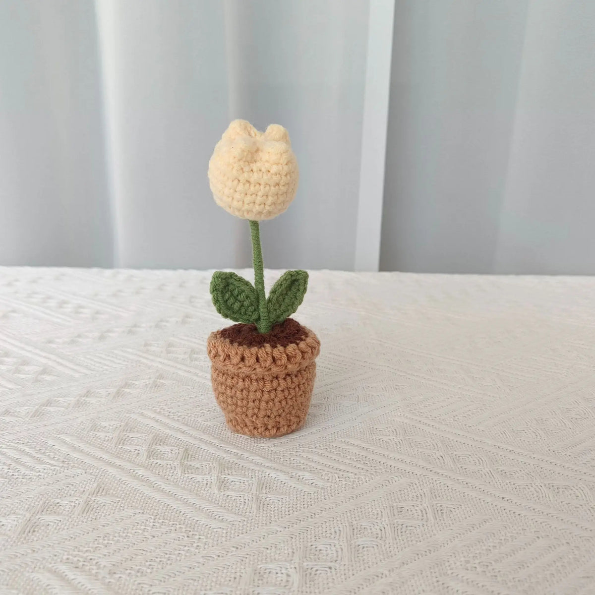 Handmade pot plant for decorative gift of Saint valentine - Yellow Tulip