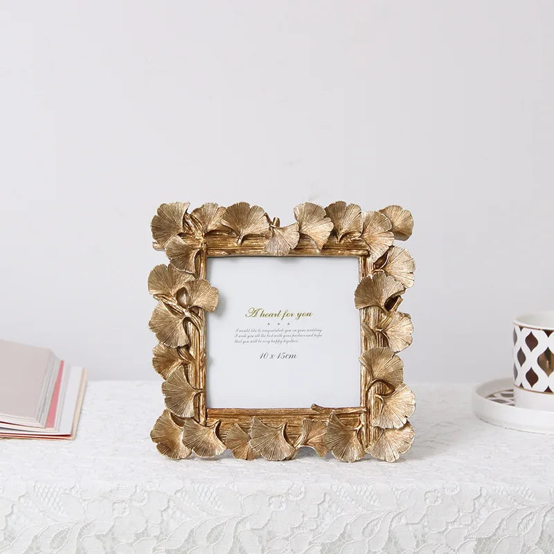 Retro photo frame in the shape of decorative ginkgo sheet - view 3