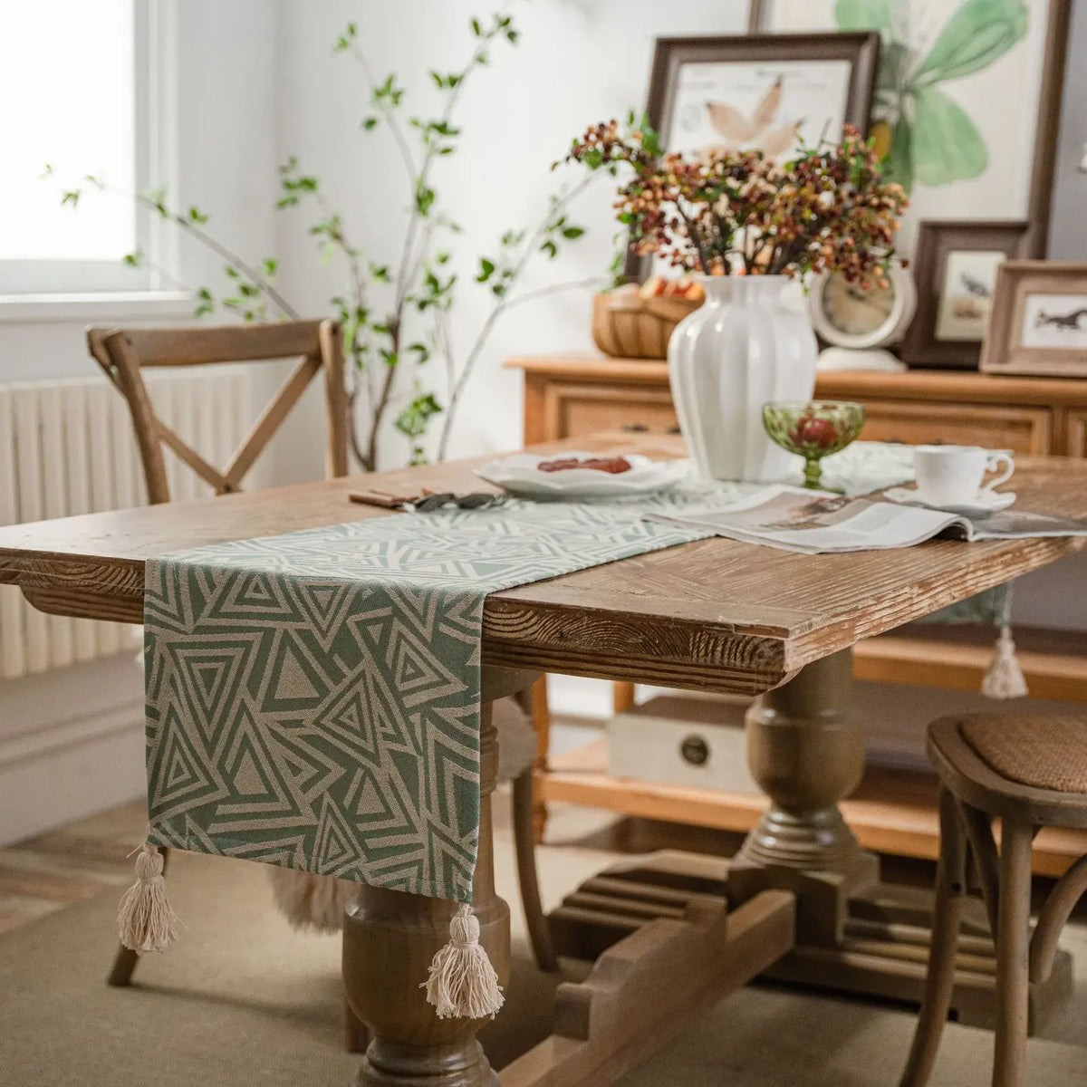 Geometrical jacquard table runner beige bohemian pom-poms - Meal mat-30cm