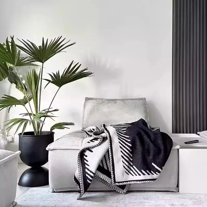 Elegant pots for plants and garden decorations - view 4