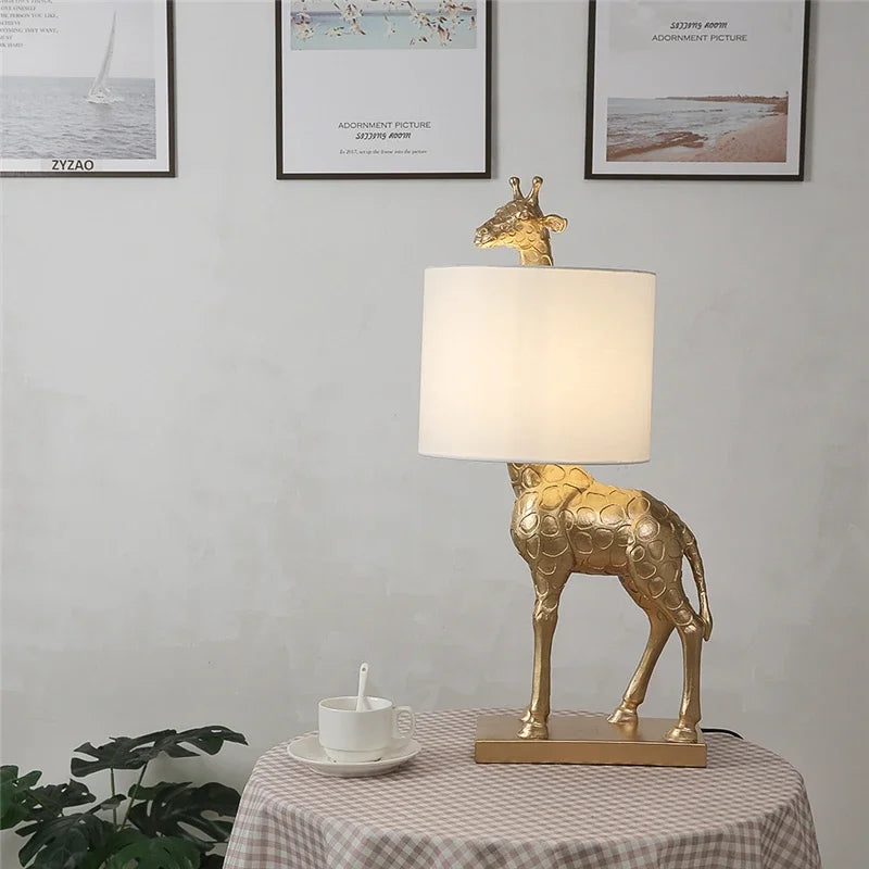 Modern design giraffe desk lamp in resin creative lighting - view 5
