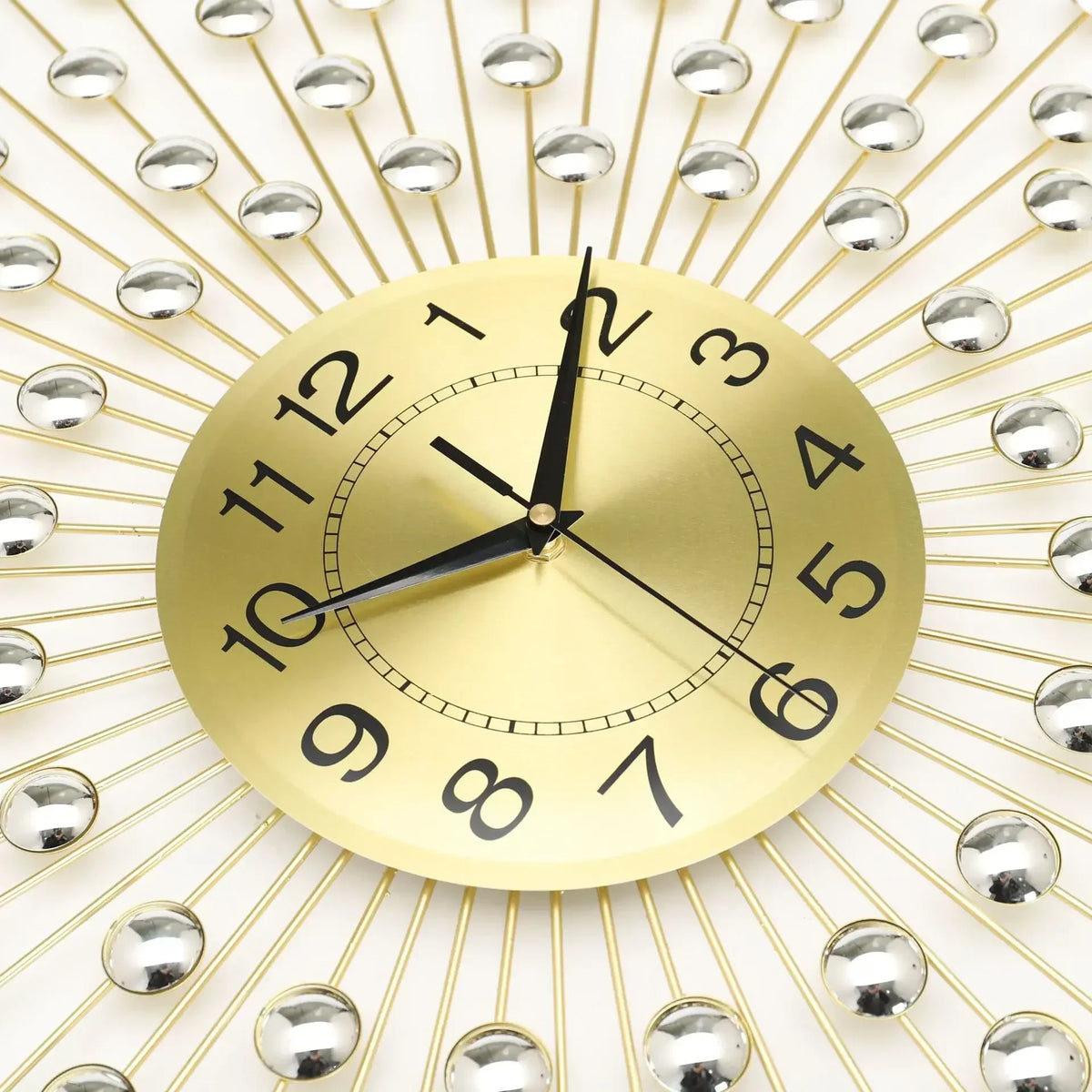 Wall clock in metal creative and silent design - view 4