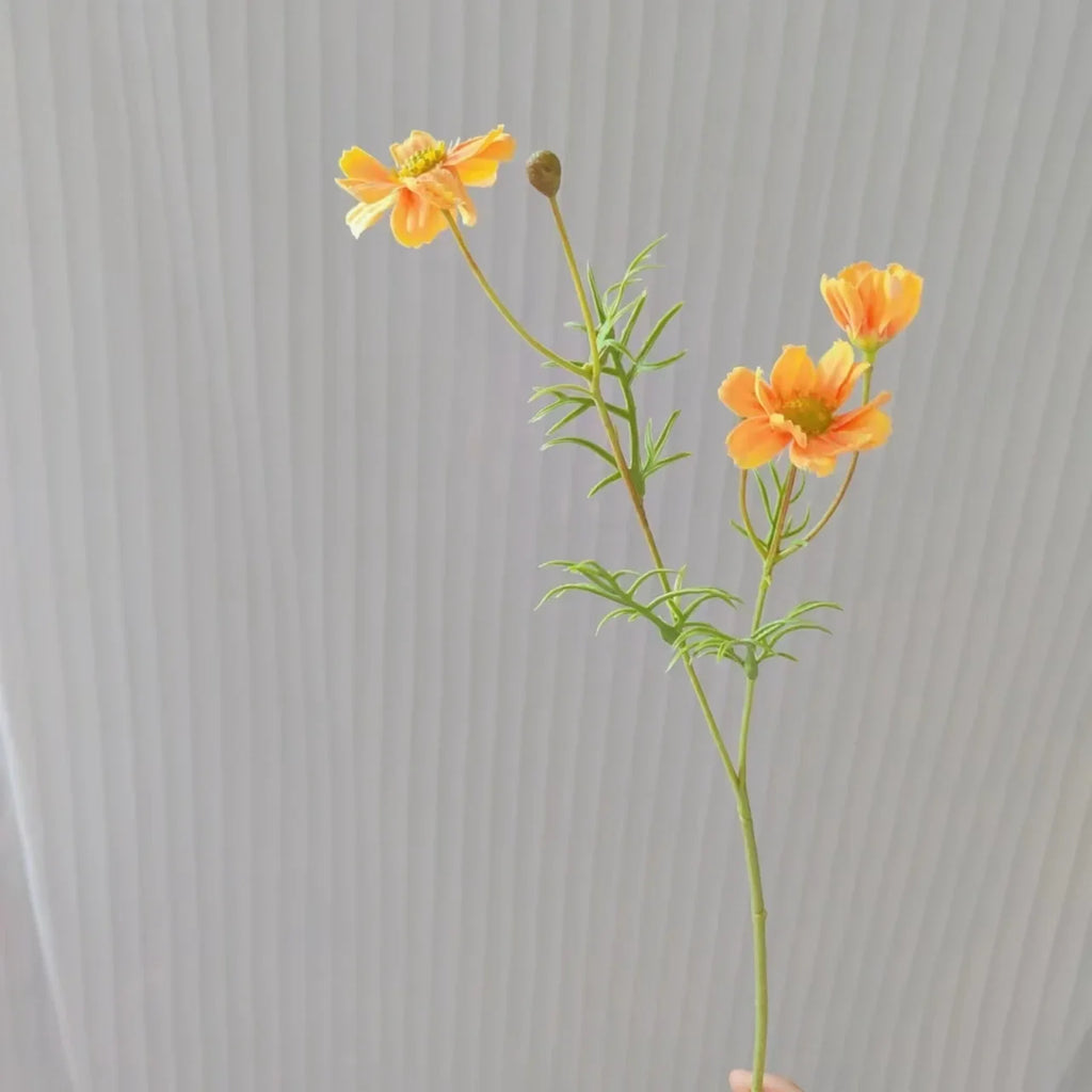 Realistic artificial daisy flowers for decoration and DIY - Orange