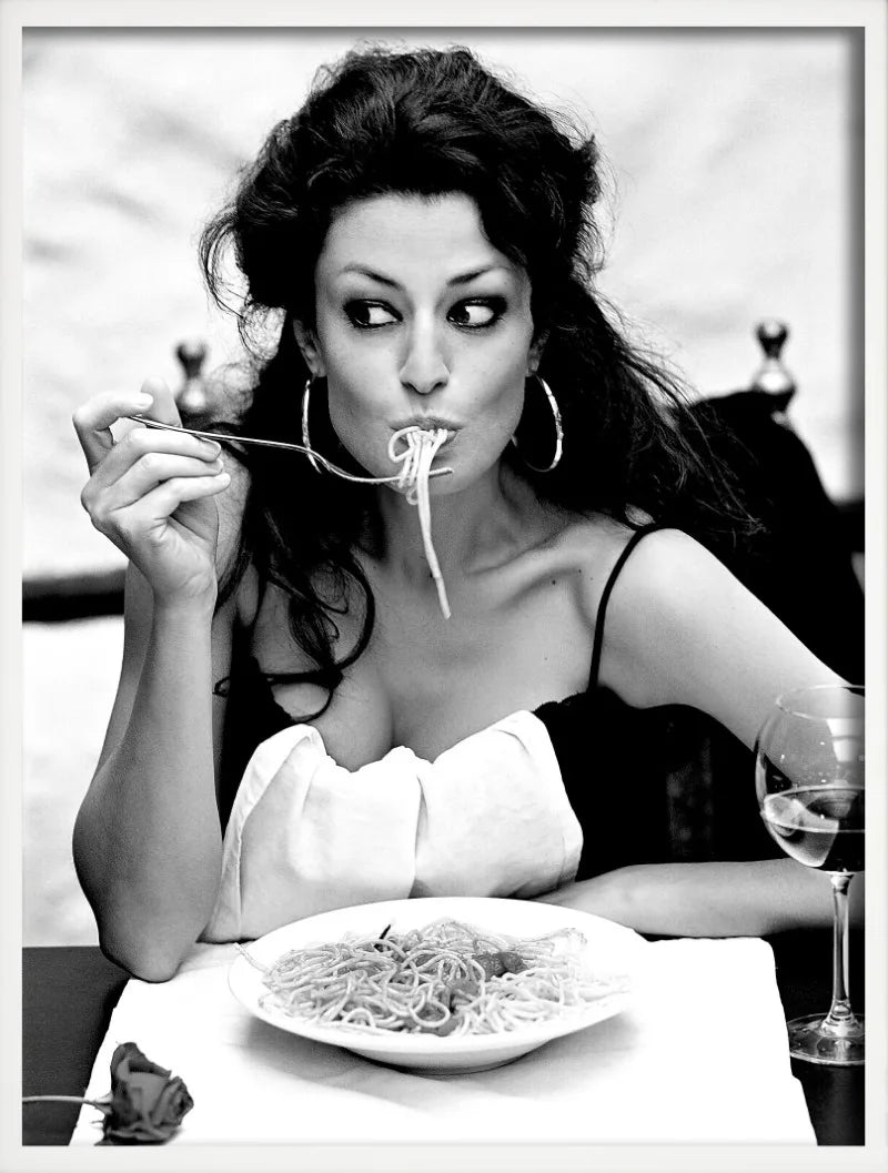 Women's wall art drinking wine and eating spaghetti decorative for home - 70x100cm No Frame / 8