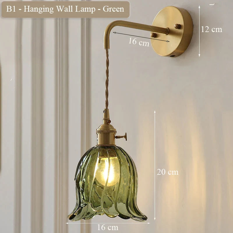 Modern wall sconce in glass and vintage brass adjustable - B1 / Bulb Not Included