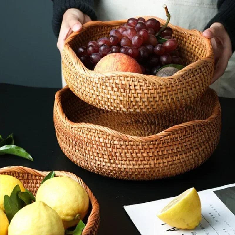 Woven storage basket in rattan for kitchen and picnic