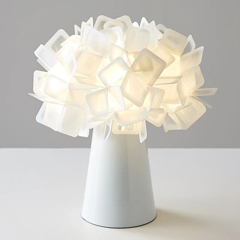 Modern plastic decorative floral design desk lamp - White