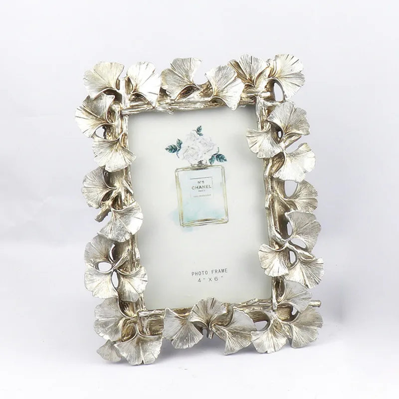 Retro photo frame in the shape of decorative ginkgo sheet - view 5
