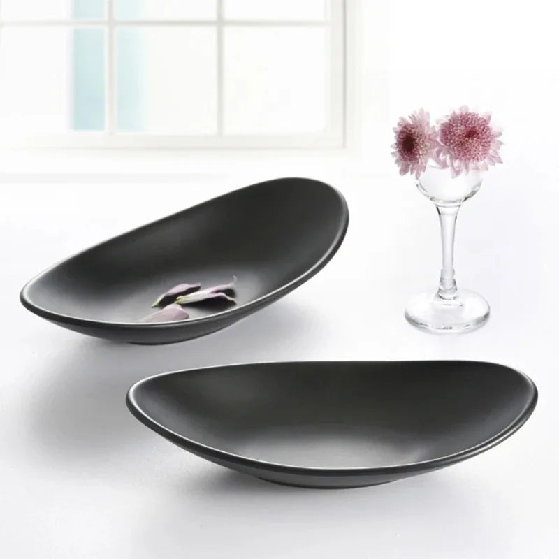 Oval organizer for jewelry and decorative keys
