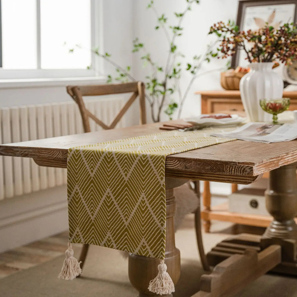 Elegant Beige and Black Geometric Table Runner with Pom-Poms - Meal mat-30cm