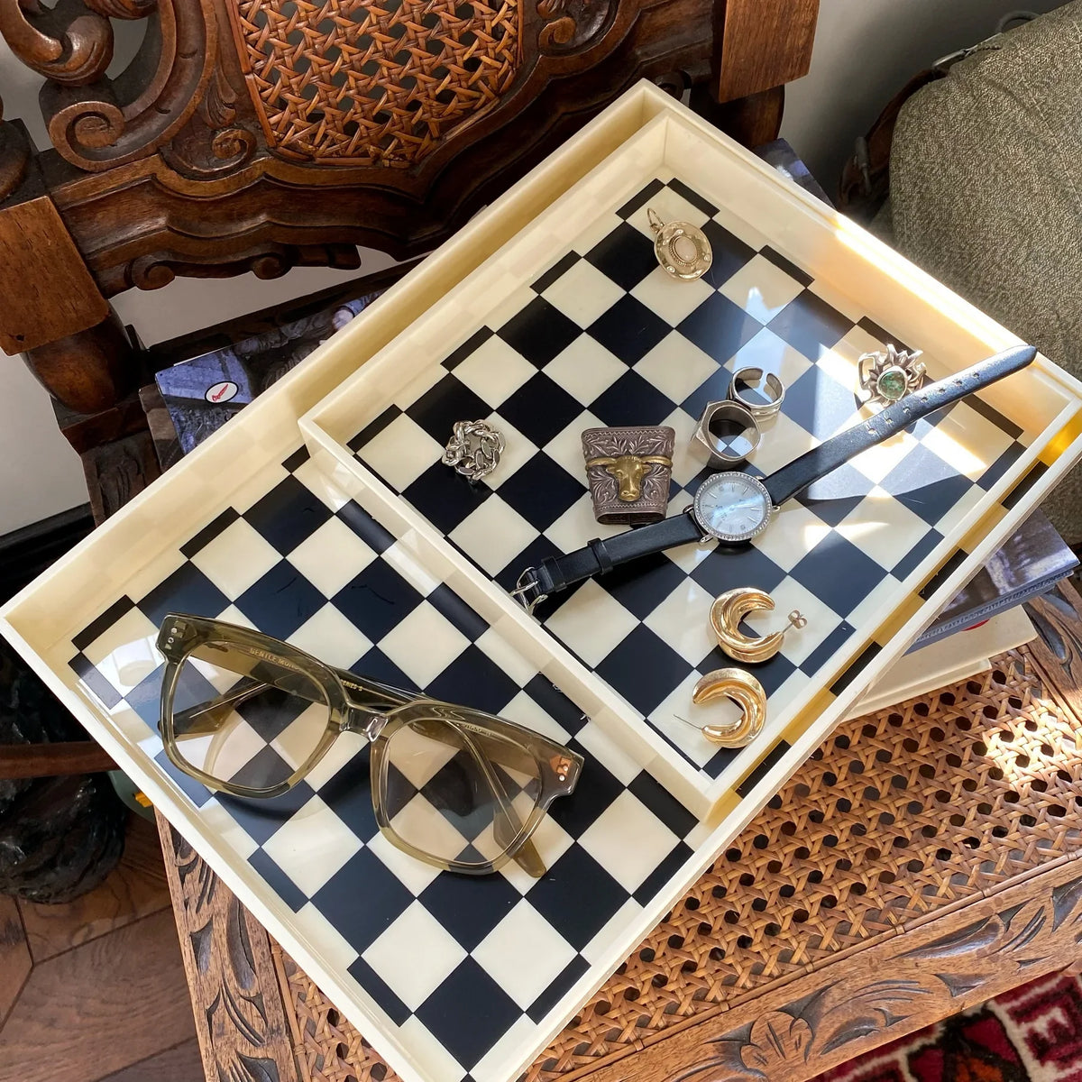 Decorative storage tray for jewelry and objects - view 3