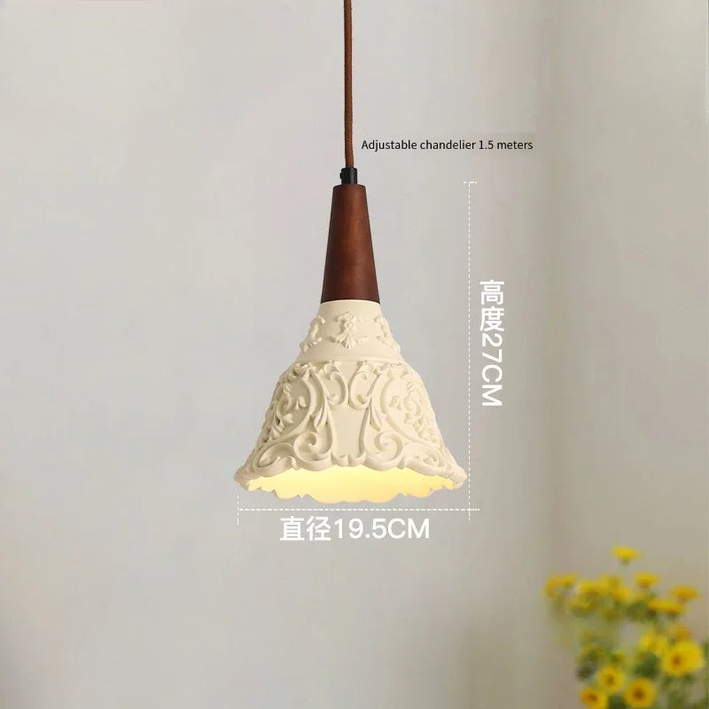 Antique creative chandelier in resin for retro decoration - D