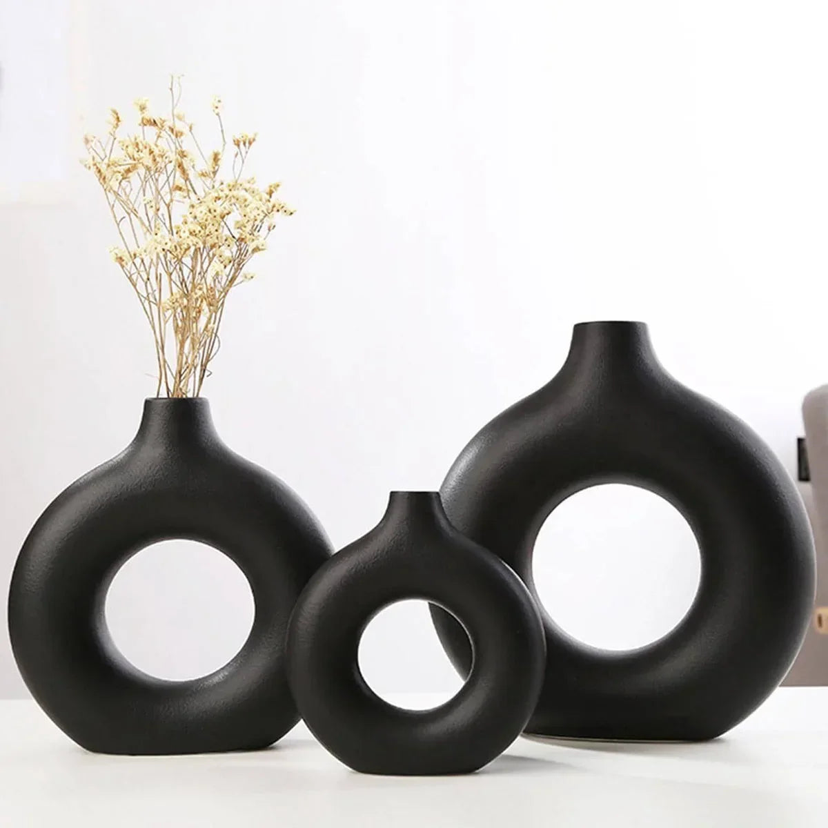 1pc White Ceramic Vases For Home decor, Modern decor Frosted Circle Vase, Minimalist Nordic Donut Vase, Decorative - black / L