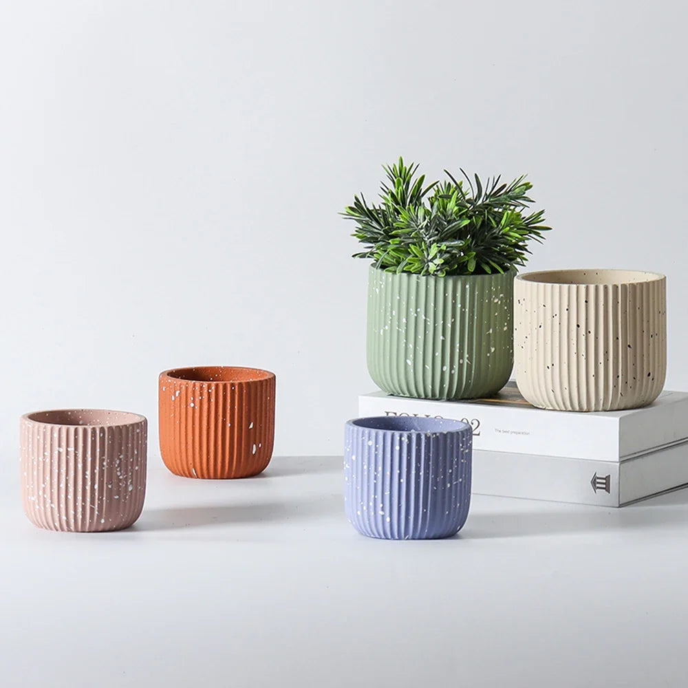 Silicone mold for vertical concrete flower pot design - view 3