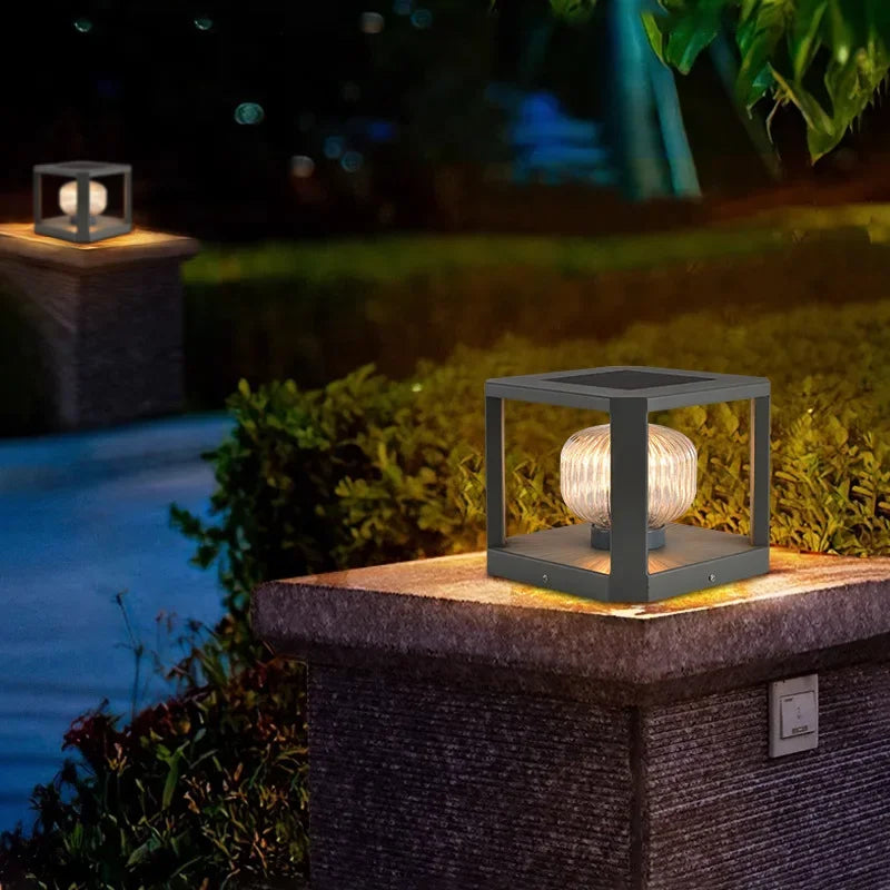 Creative wall sconce for outdoor lighting and garden decoration - With Plug - Small