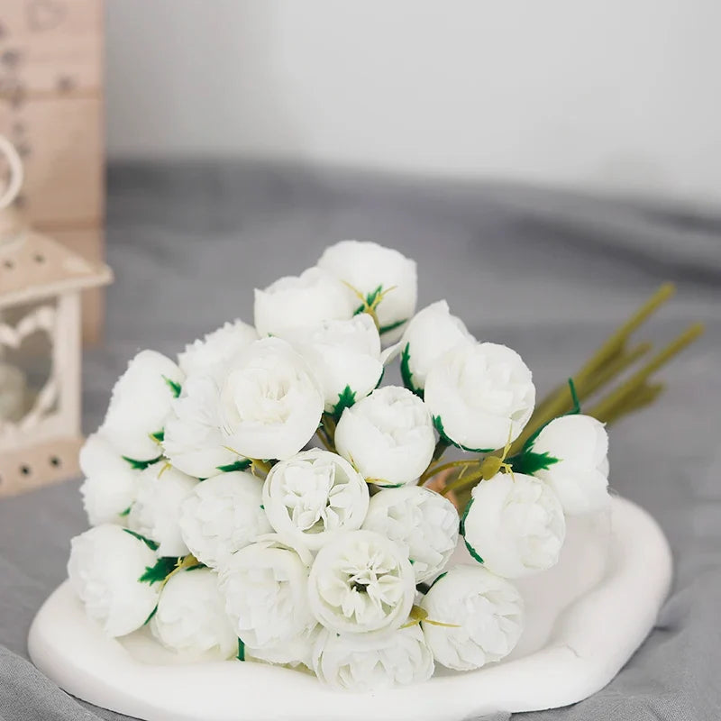 Bouquet of 27 artificial rose wines and peonies in decorative silk - White