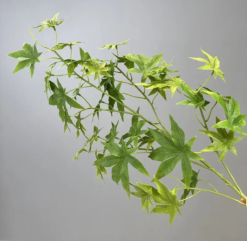 Artificial plants in decorative silk maple foliage for indoor use - Emerald Green