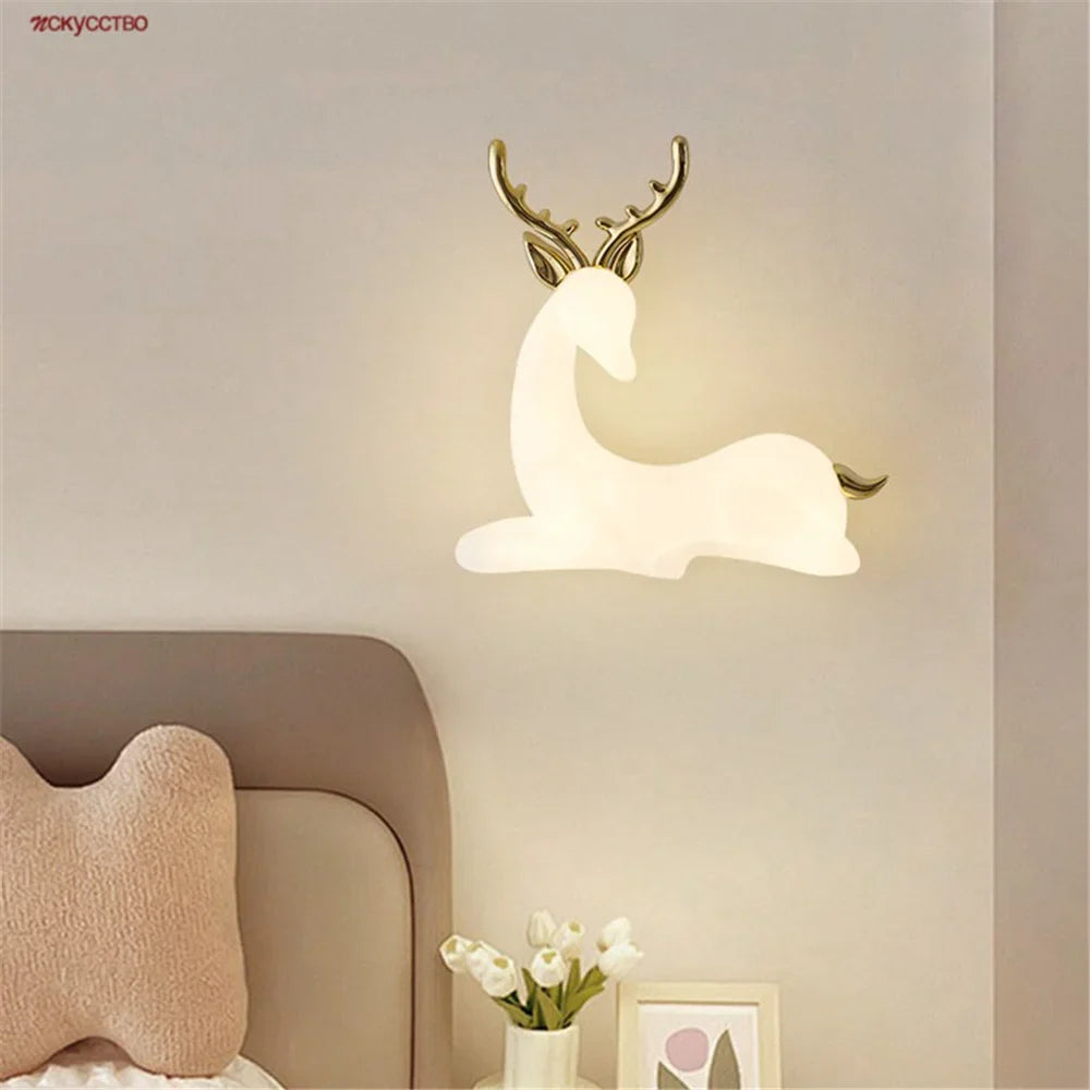 Nordic wall sconce in decorative metal for baby room