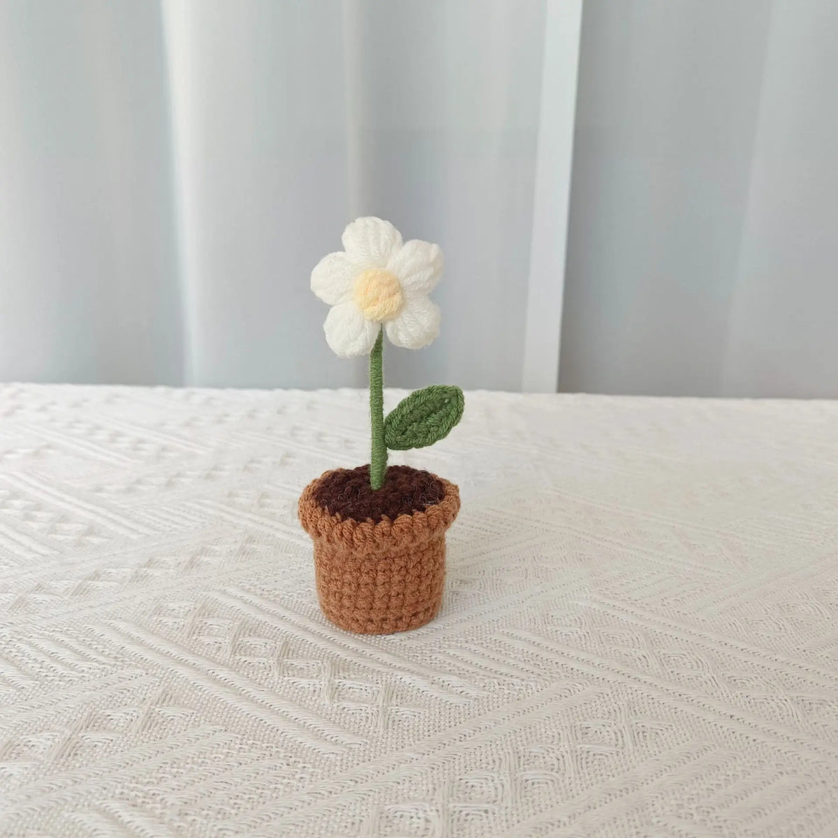 Handmade pot plant for decorative gift of Saint valentine - White Puff