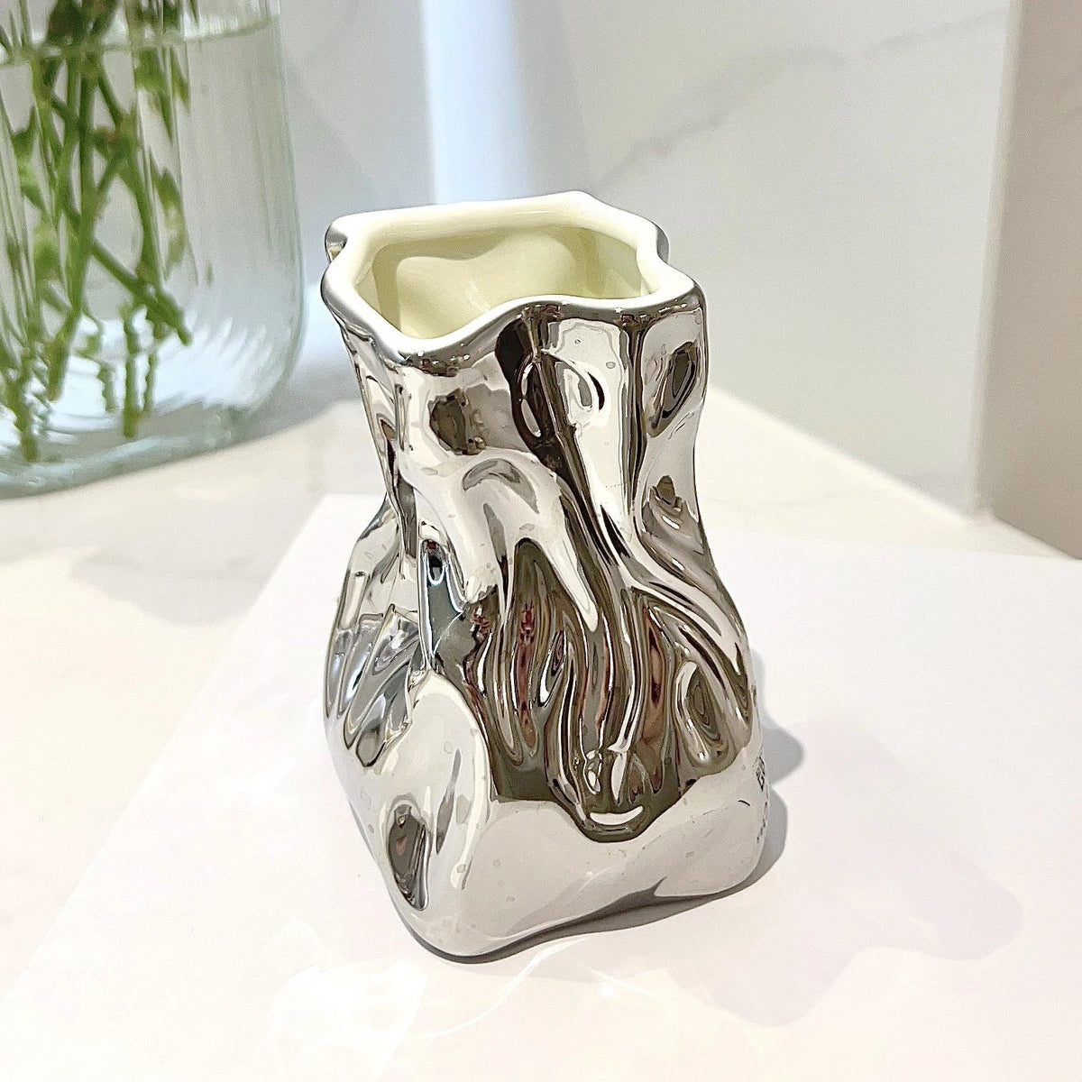 Bathroom organizer for toothbrush and makeup - silver / 7x6x10.5(cm)