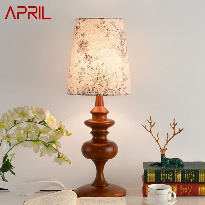 Modern desk lamp, retro creative living room, study room, villa, hotel bedroom, interior decoration, glossy LED bedside lamp