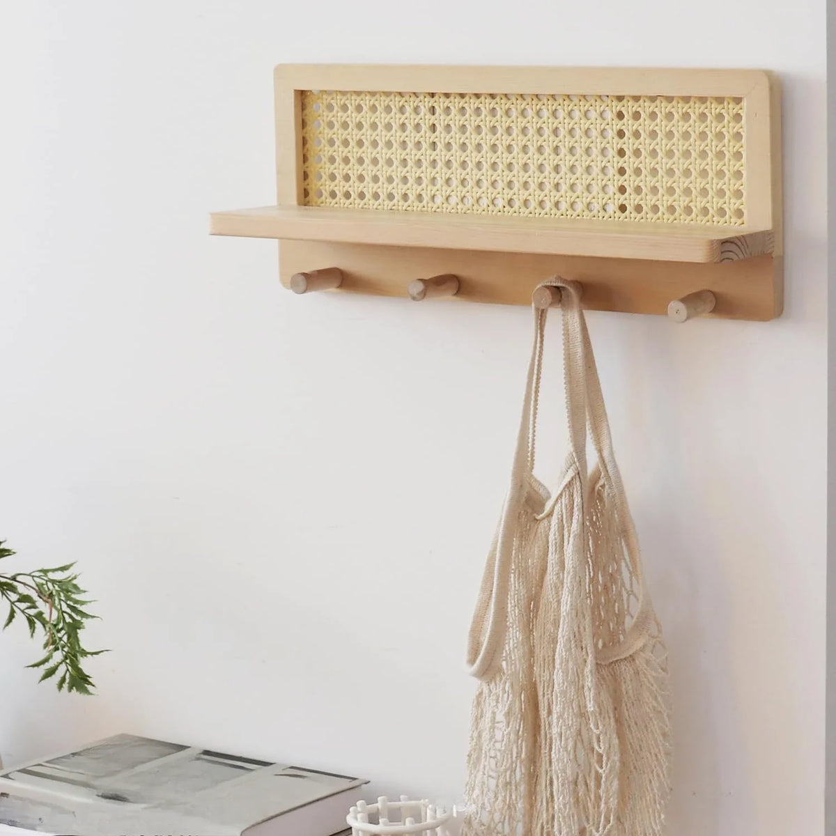 Wall shelf in rattan and wood bohemian style with decorative hooks - view 3