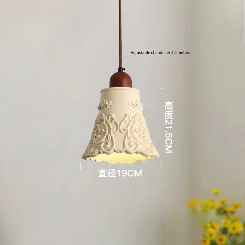 Antique creative chandelier in resin for retro decoration - C