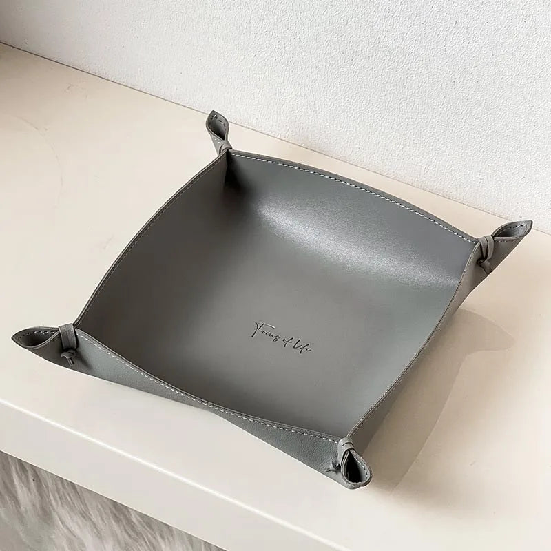 Leather storage tray for dice jewelry and keys - L