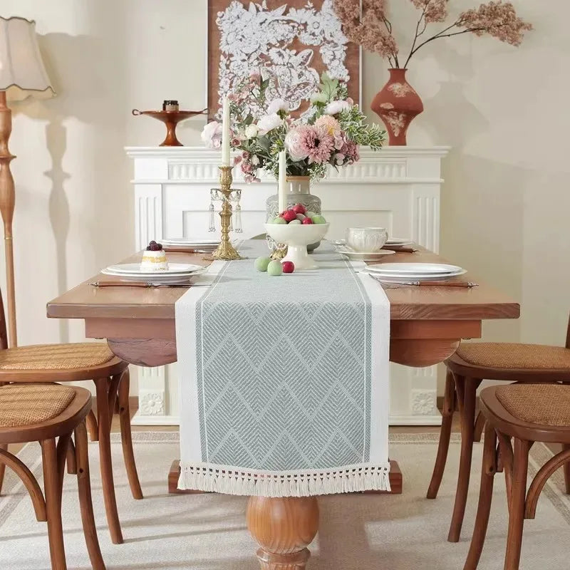Waterproof polyester table runner modern geometric pattern - view 4