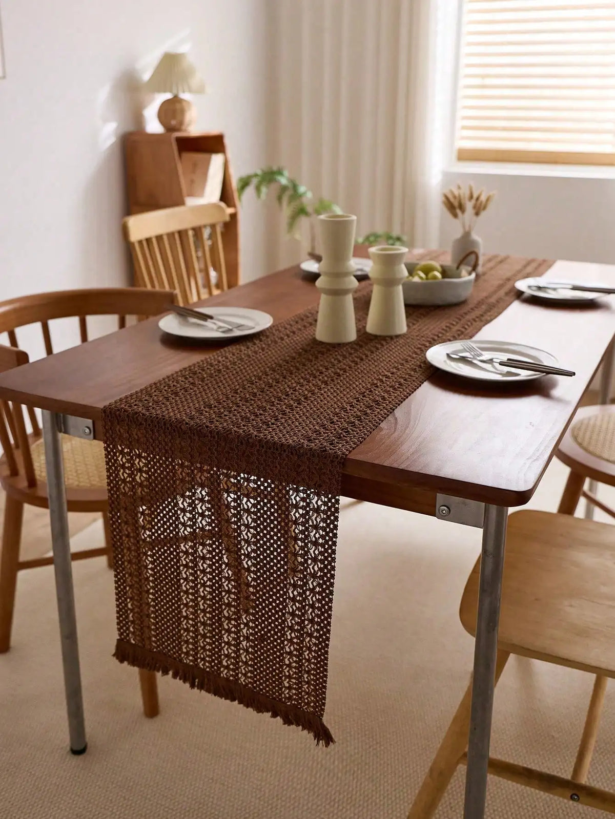 Nordic bohemian table runner woven with pom-poms - view 4