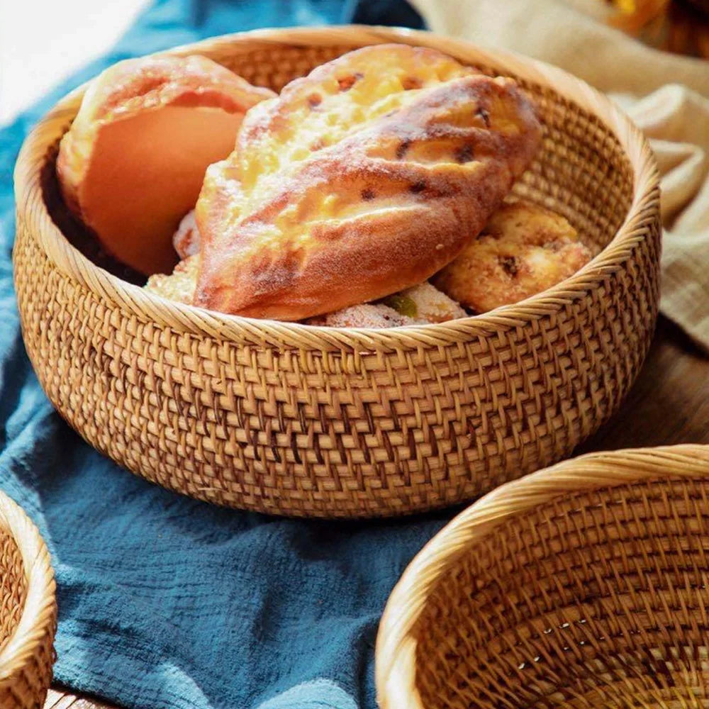 Round basket in woven rattan for fruit and snacks - view 4