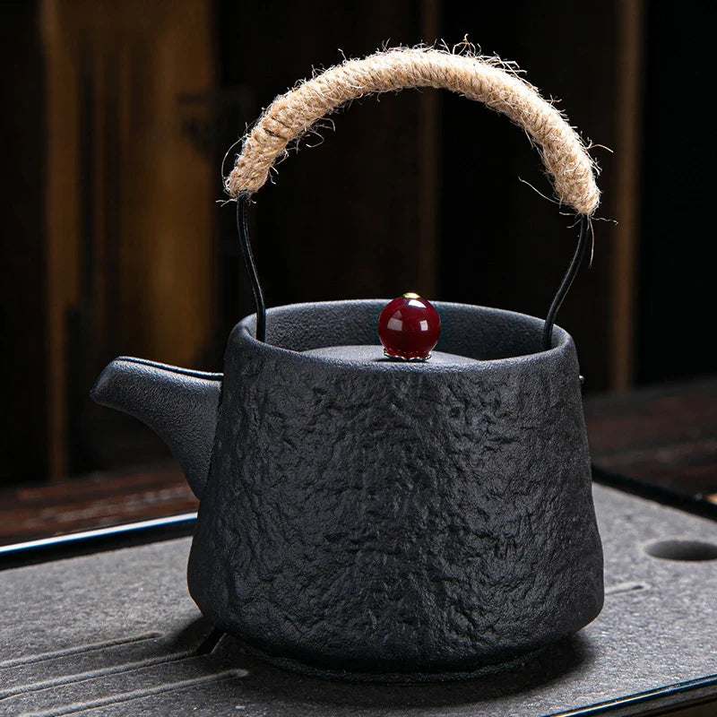 Japanese retro teapot in individual kungfu porcelain
