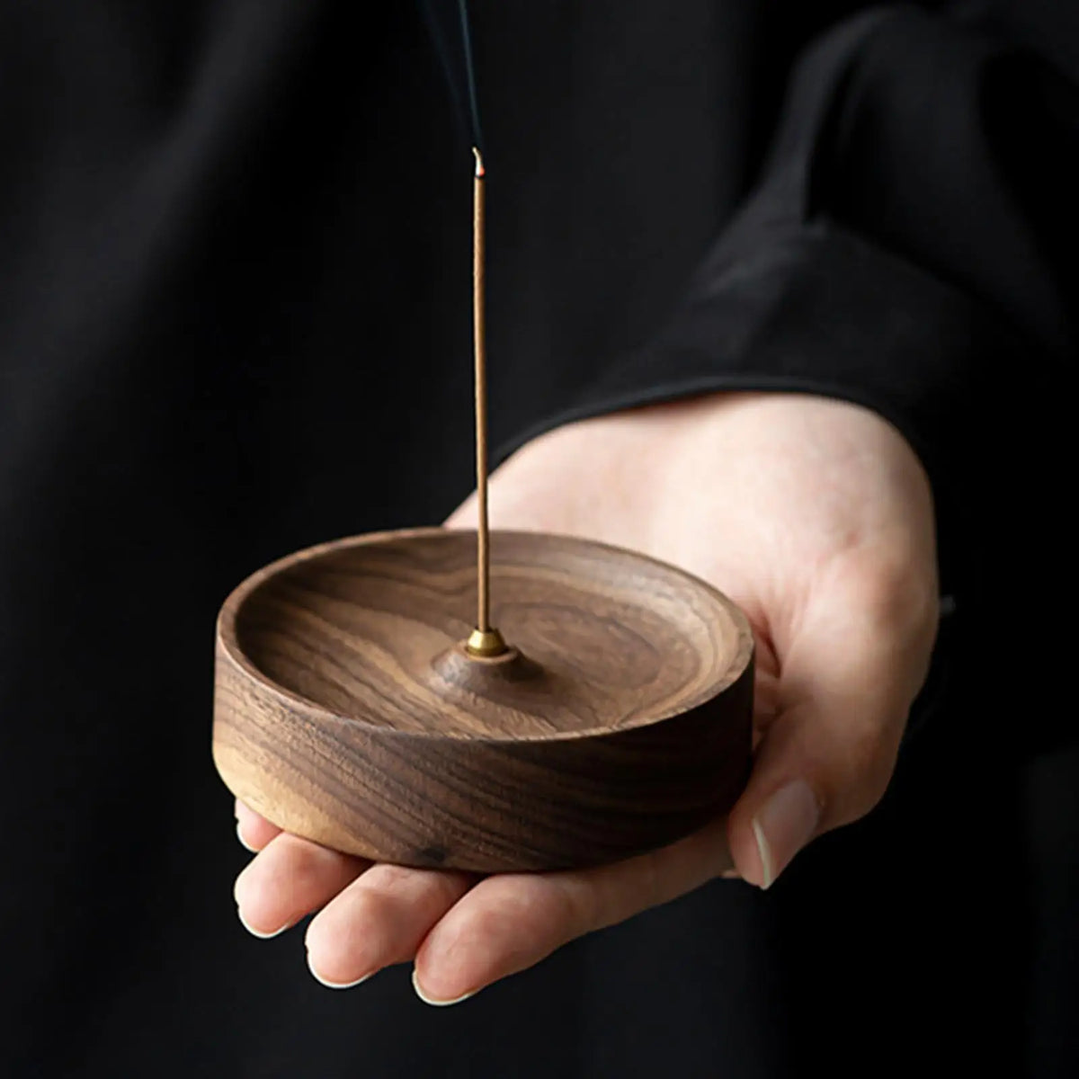 Round incense burner in wood for meditation and interior decoration - view 5