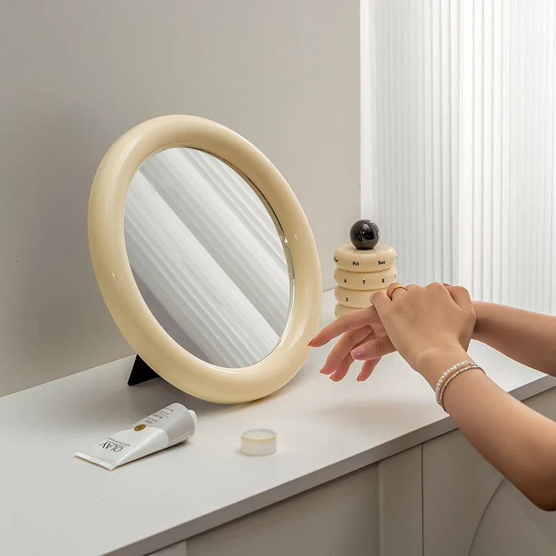 Simple and elegant Nordic Round Makeup Mirror - view 3
